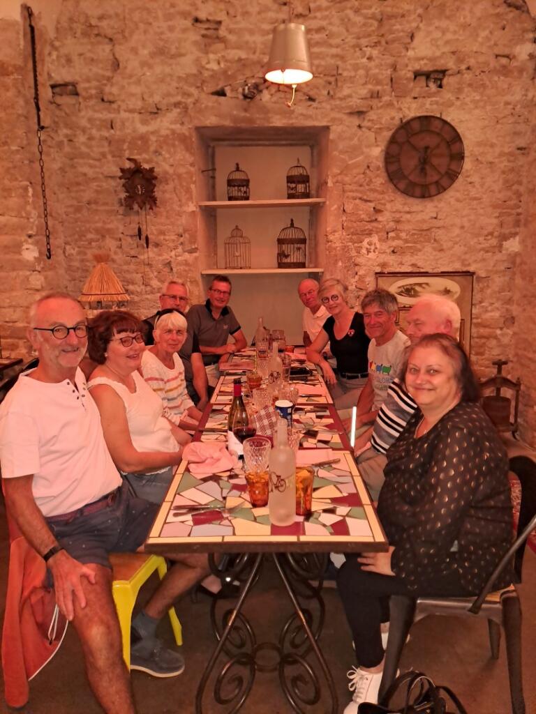 Repas à l'épicerie à Dijon avec les membres de l'UCDA et du TCD