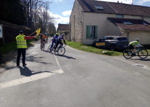 Souleyman et Oscar sur un virage pendant la course