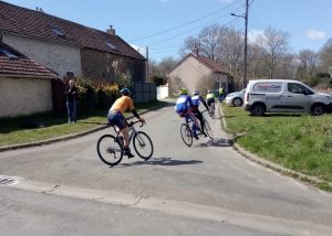 Souleyman et Oscar soutenu par Patrick et Bernard