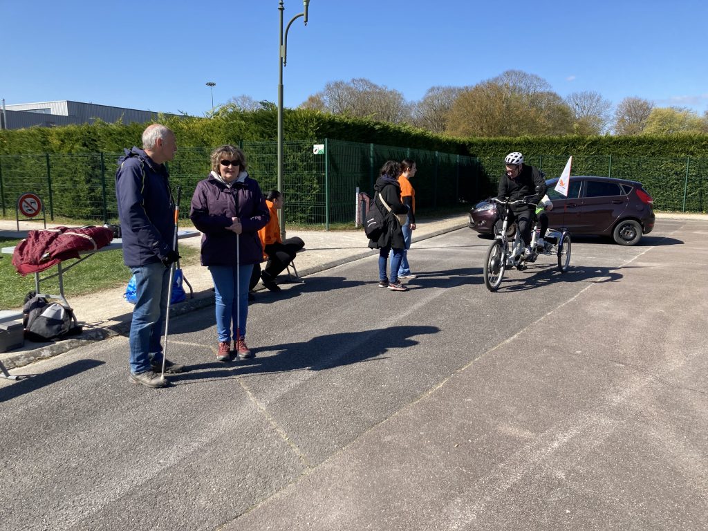 Le groupe supervisant les vélos